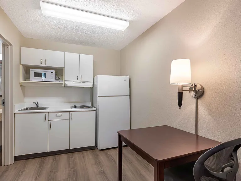 Studio Suite - 2 Full Beds