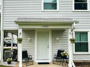 1366 N Glen Cir APT D, Aurora, IL 60506