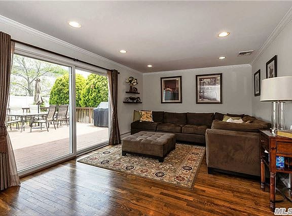 4th image of 2995 Whaleneck Dr