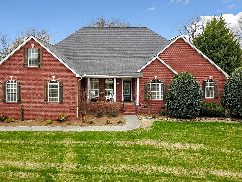 1st image of 1834 Kelton Ln