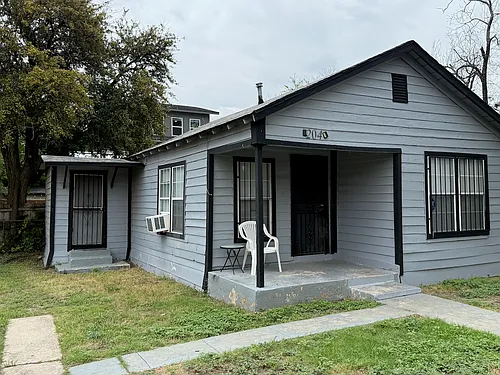 204 Lone Star Blvd Photo 1