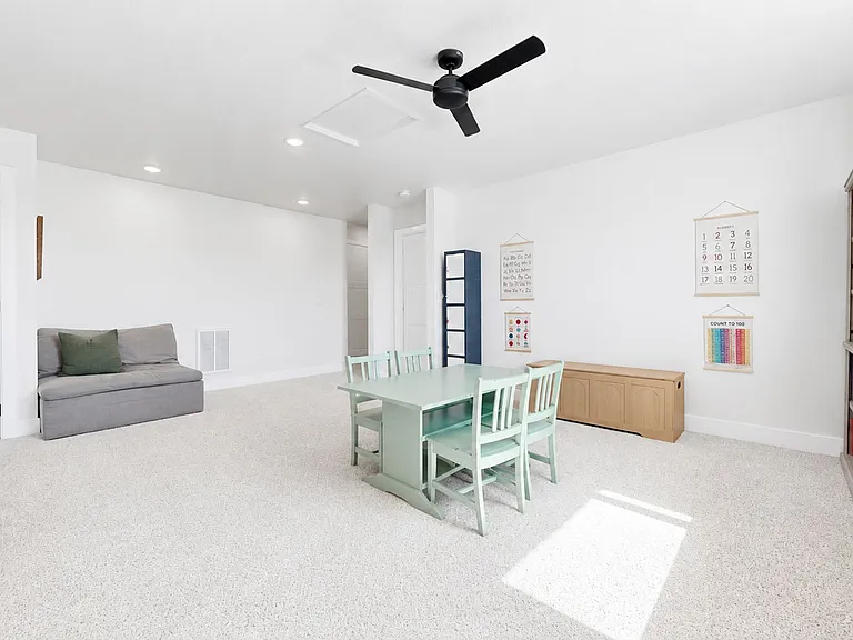 1127 E 4240 N — Photo 38