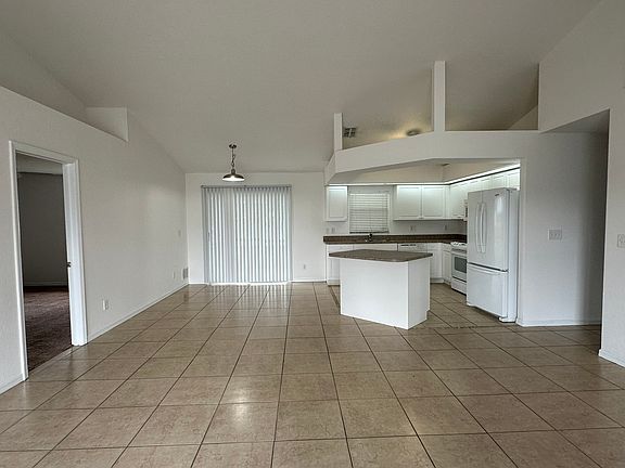 4th image of 2824 NW 8th Pl