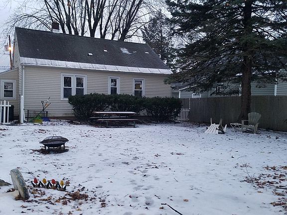 4th image of 35 Highland Ave