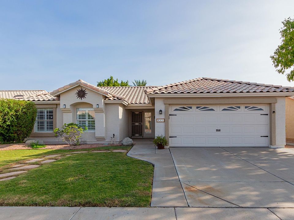 1st image of 211 W Wahalla Ln