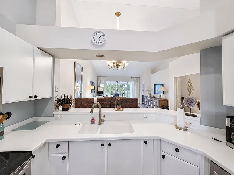8175 Celeste Dr #1230 — Photo 3
