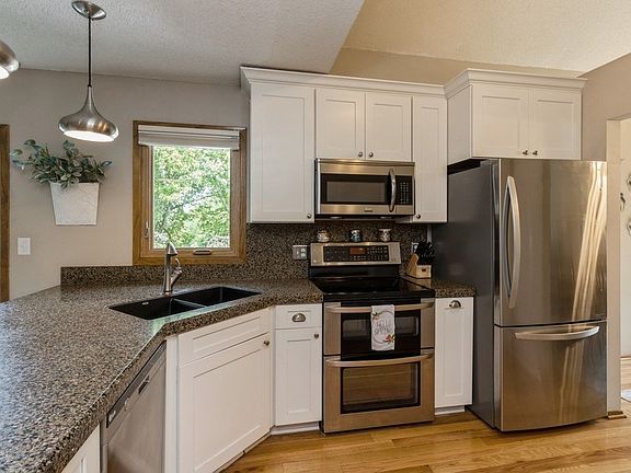 3rd image of 313 23rd St