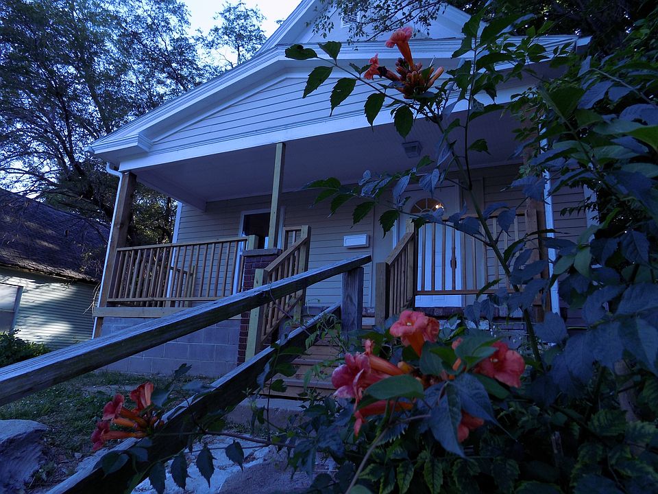 1st image of 2712 Kensington Ave