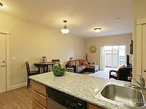 Riverbend Apartments — Photo 12