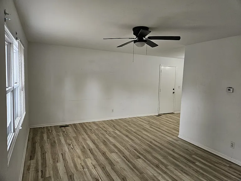 2804 Lawndale Dr — Photo 2