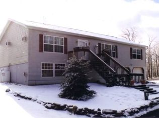 129 Maple Ridge Rd, Dingmans Ferry, PA 18328