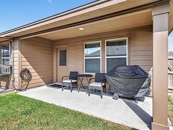 2nd image of 2322 Sky Crest Dr