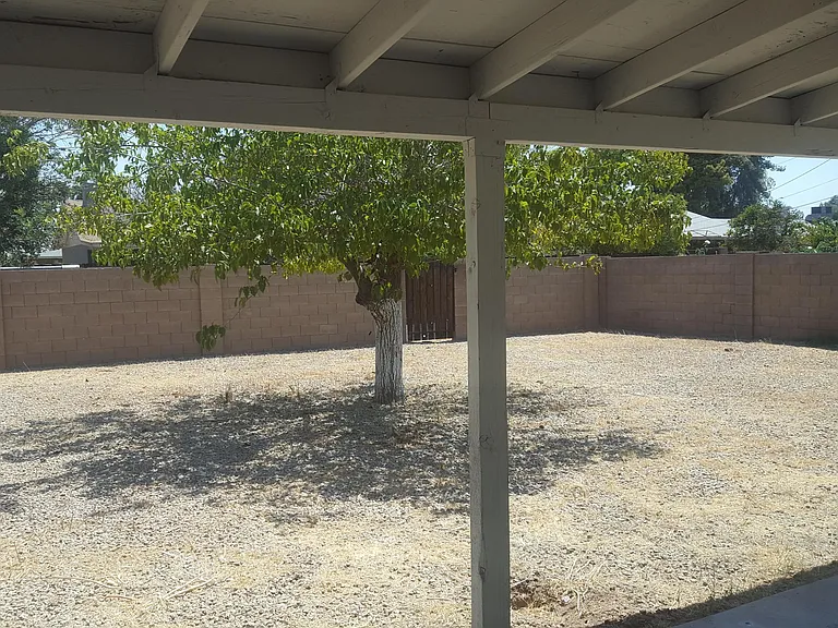 35 E Fairmont Dr — Photo 2