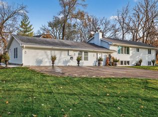 201 Townes Ln, Wayzata, MN 55391