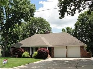4403 NW Pawnee Dr, Riverside, MO 64150