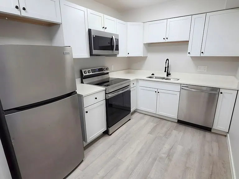 800 13th Street, West Des Moines — Photo 1