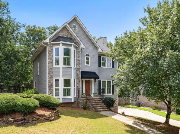 1837 Brookview Ln, Hoover, AL 35216