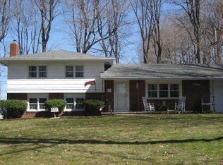 69 Stuyvesant Rd, Pittsford, NY 14534