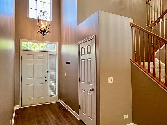 5th image of 6099 Canterbury Ln