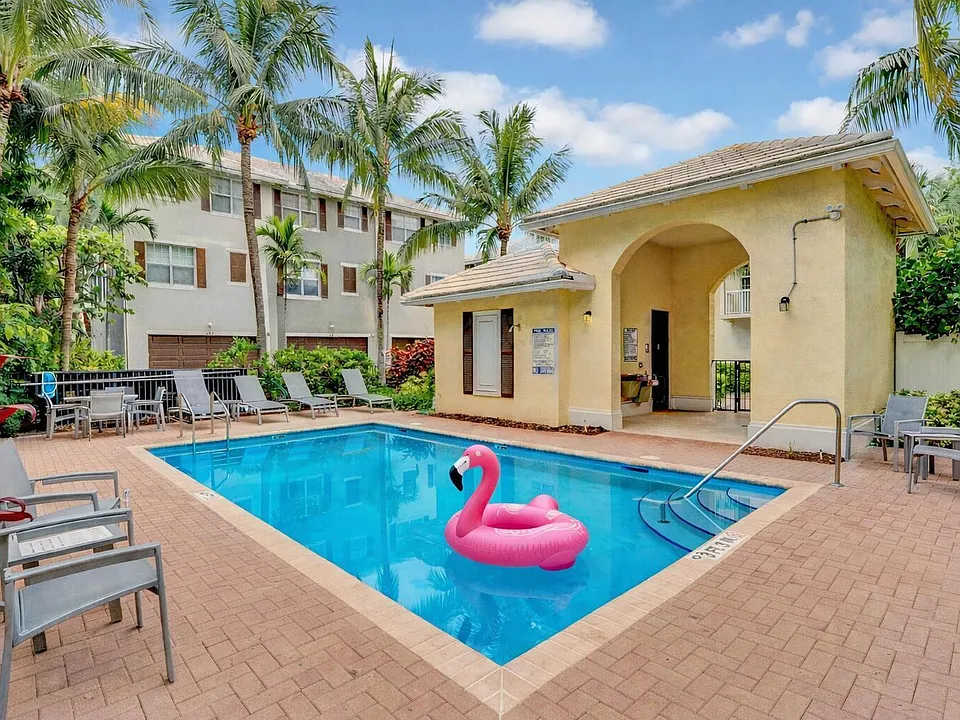 109 E Coda Cir
