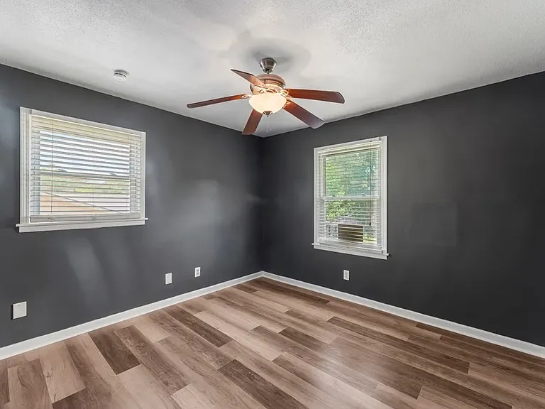 2525 Corineth Dr — Photo 10
