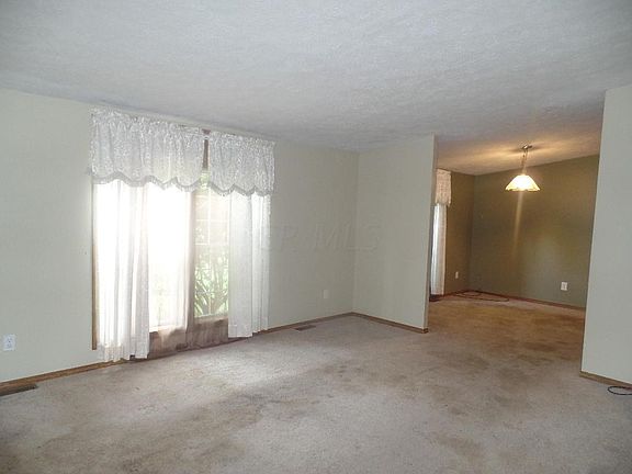 2nd image of 70 Hiawatha Trl