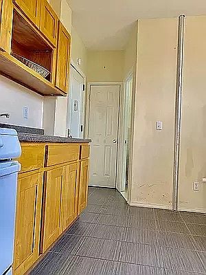 2nd image of 1315 Sutter Ave #7C
