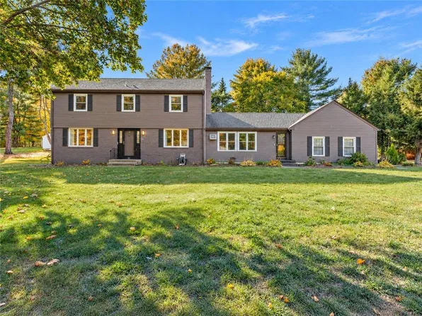 21 Woodcrest Dr, Cumberland, RI 02864