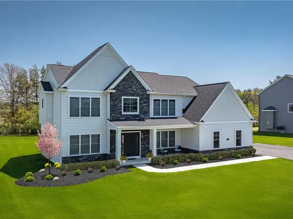 167 Sandywood Cir, Grand Island, NY 14072