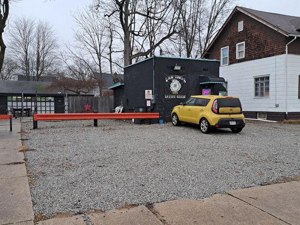 364 The Brooklands Ave #1