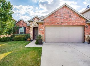 8801 Golden Sunset Trl, Fort Worth, TX 76244
