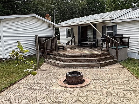 5th image of 1876 N Ridge Rd