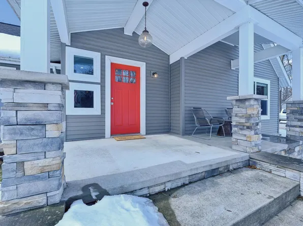 51963 Grape Rd, Granger, IN 46530
