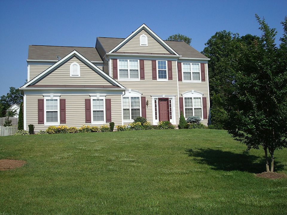 Beautiful Home - Largest Lot on Cul de sac