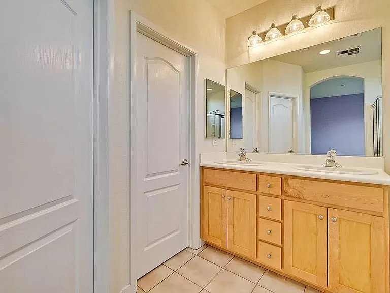 575 Montego Ter — Photo 29