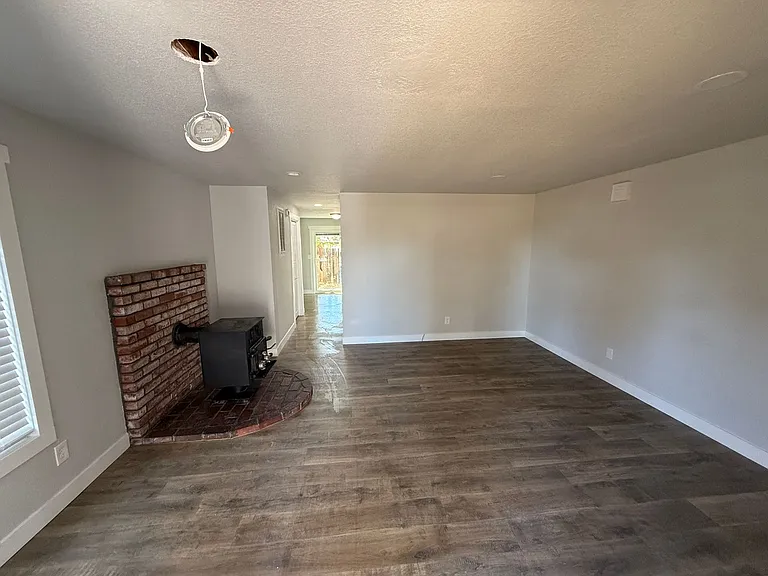 3608 La Jolla Ct — Photo 2