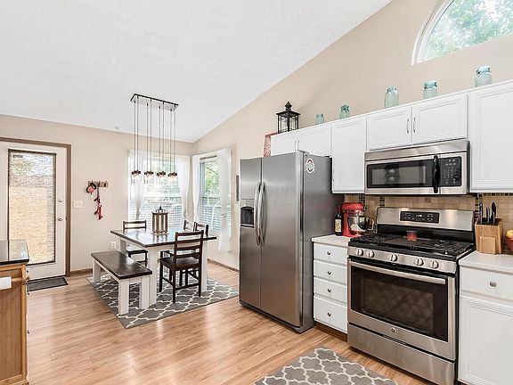 4th image of 8527 Honor Ct