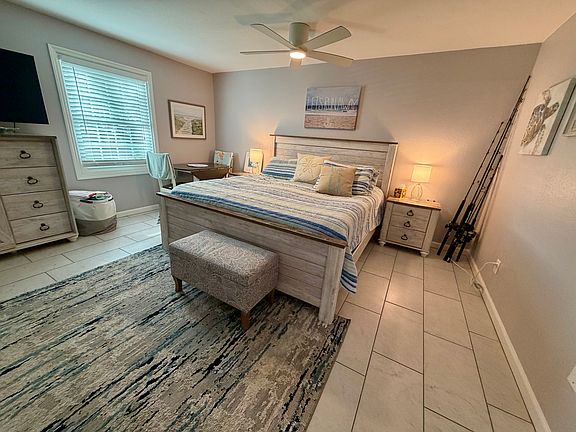 4th image of 5020 Beach Dr SE APT C