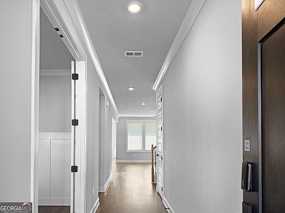 3rd image of 5916 Cabernet Ln