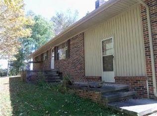 2070 Fowlers Grove Rd, Bybee, TN 37713