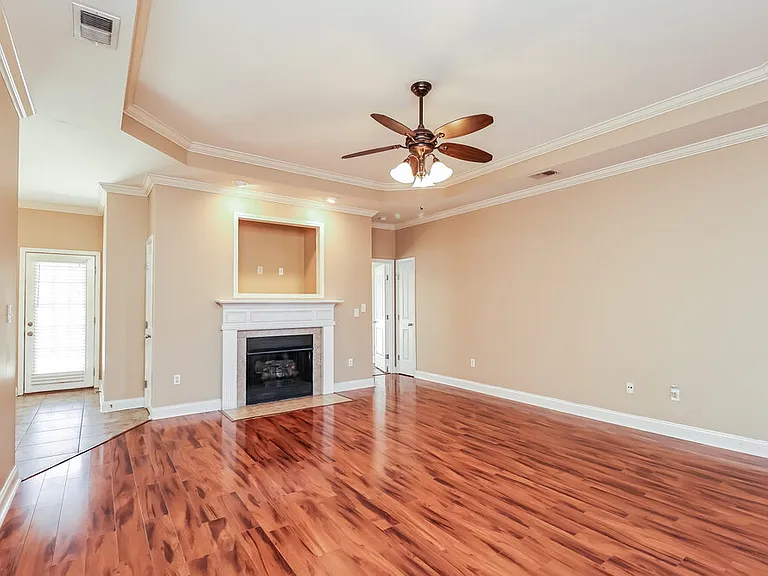 2045 Highview Way — Photo 4