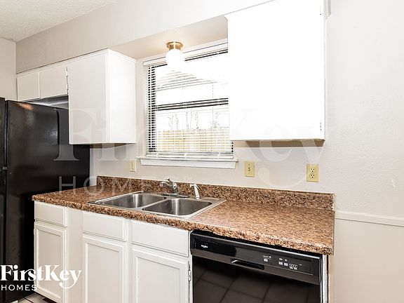 5th image of 14912 Oakwood Ln