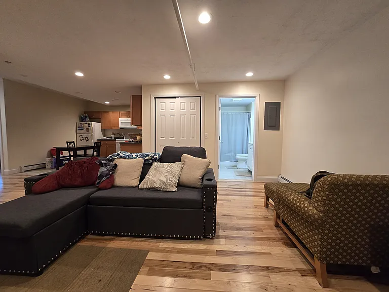 130 W Canal St #A — Photo 10