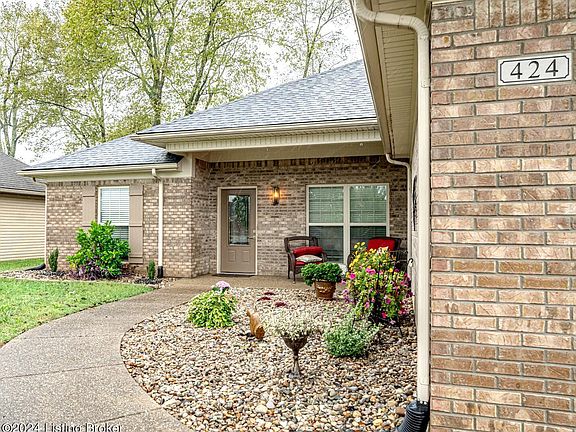 2nd image of 424 Oakview Dr