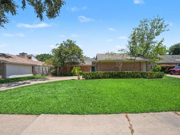 15747 Boulder Oaks Dr, Houston, TX 77084
