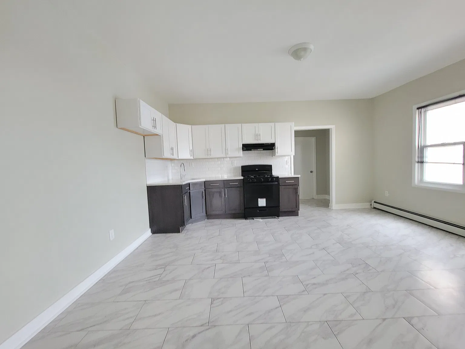 4 bed, 1.5 bath, 1150 sqft, $2,450 — Photo 1