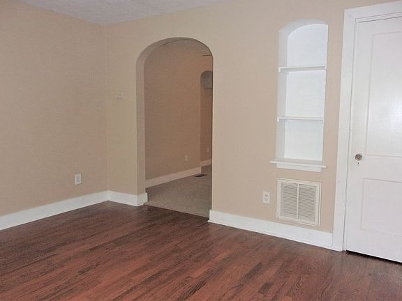 4th image of 3020 N Robinson Ave APT 1