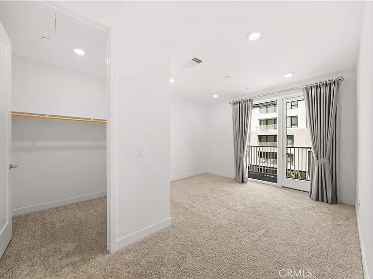 2510 Rivington — Photo 18