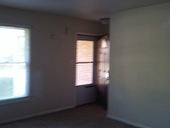 5th image of 1749 Hamlet Dr