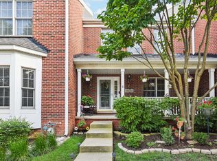 39W355 Baker Dr, Geneva, IL 60134